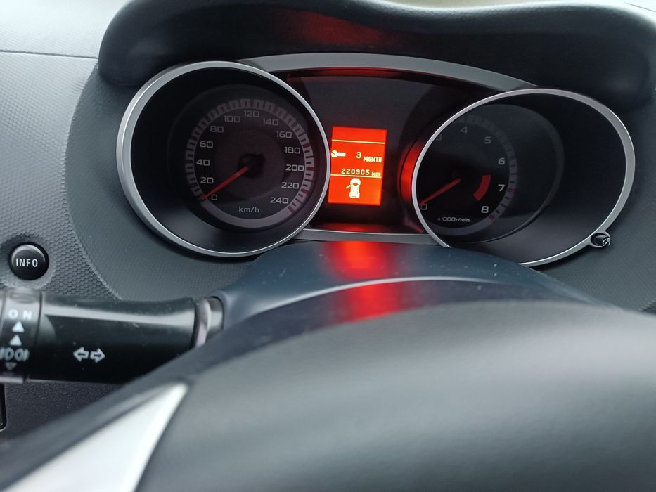 Mitsubishi.  Outlander 2.4 бензин