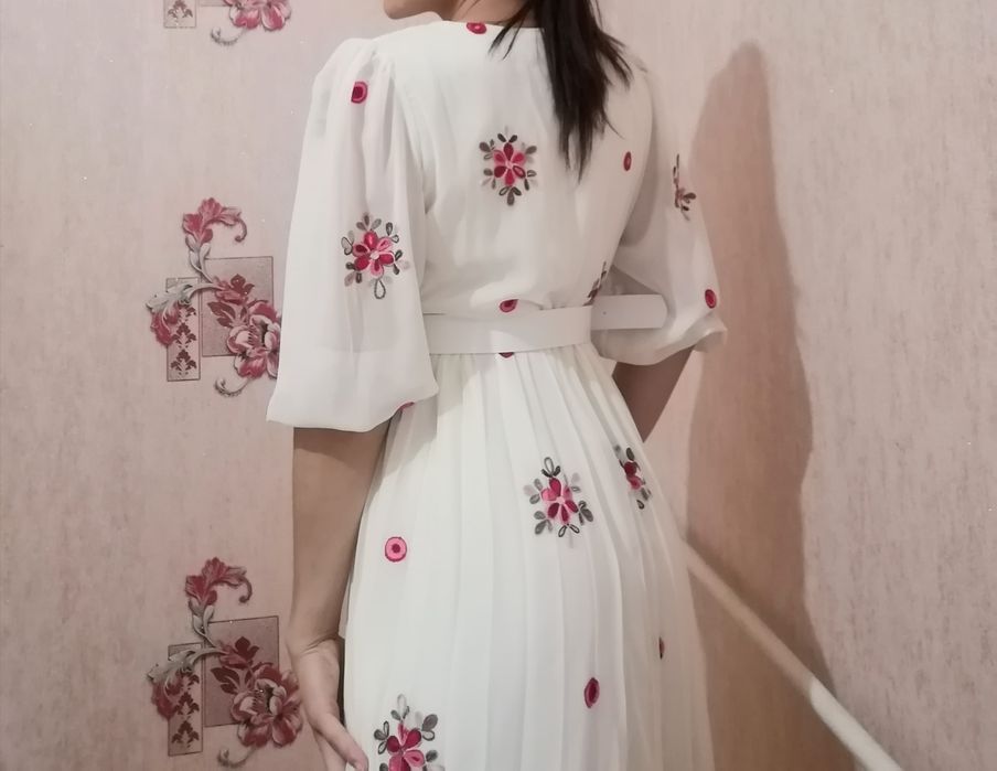 Женское красивое платье