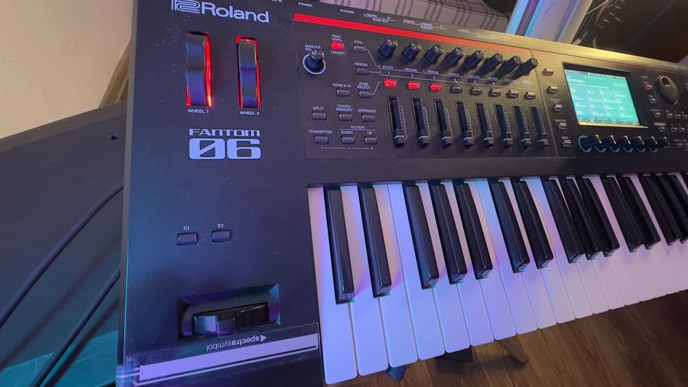 Roland Fantom-06 – Роланд Фантом 06 Топ състояние +сет!