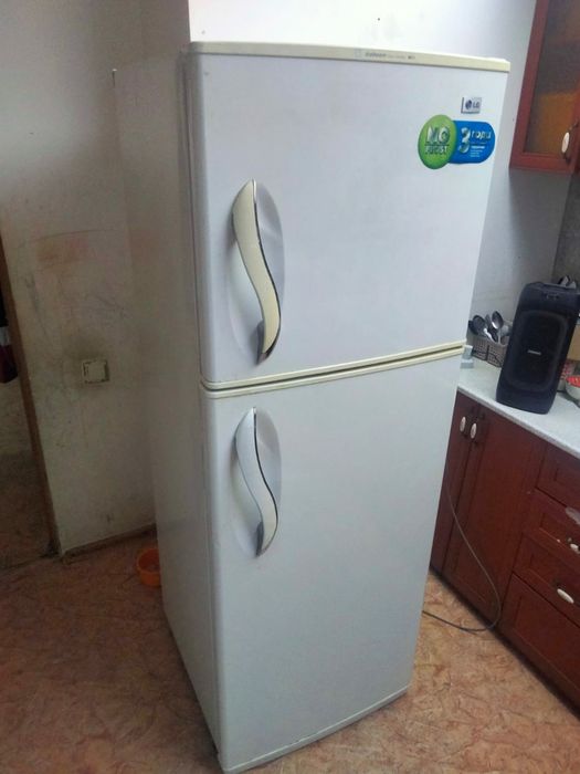 Продам холодильник