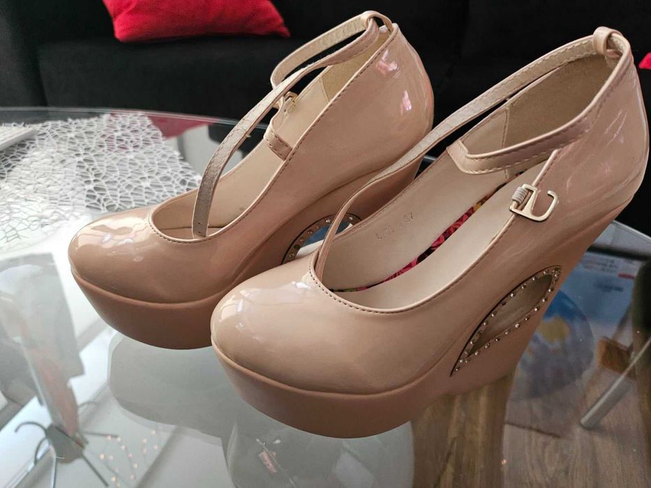 Италиански елегантни Обувки с камъни