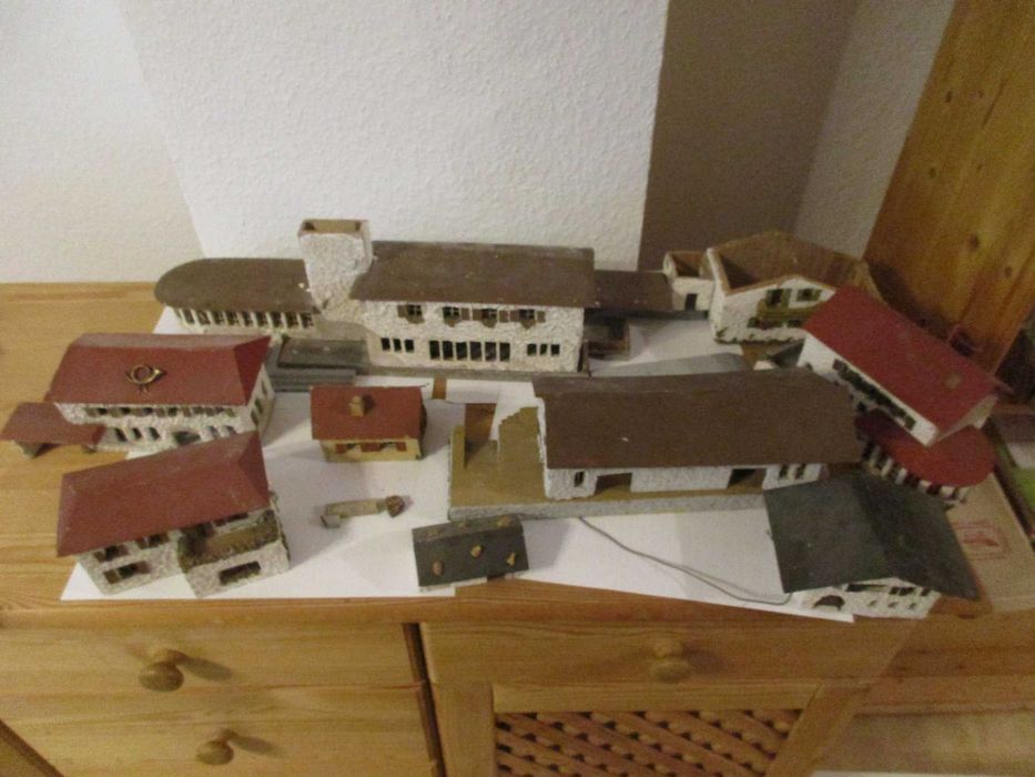 Casute pe   DIORAMA  scara  HO