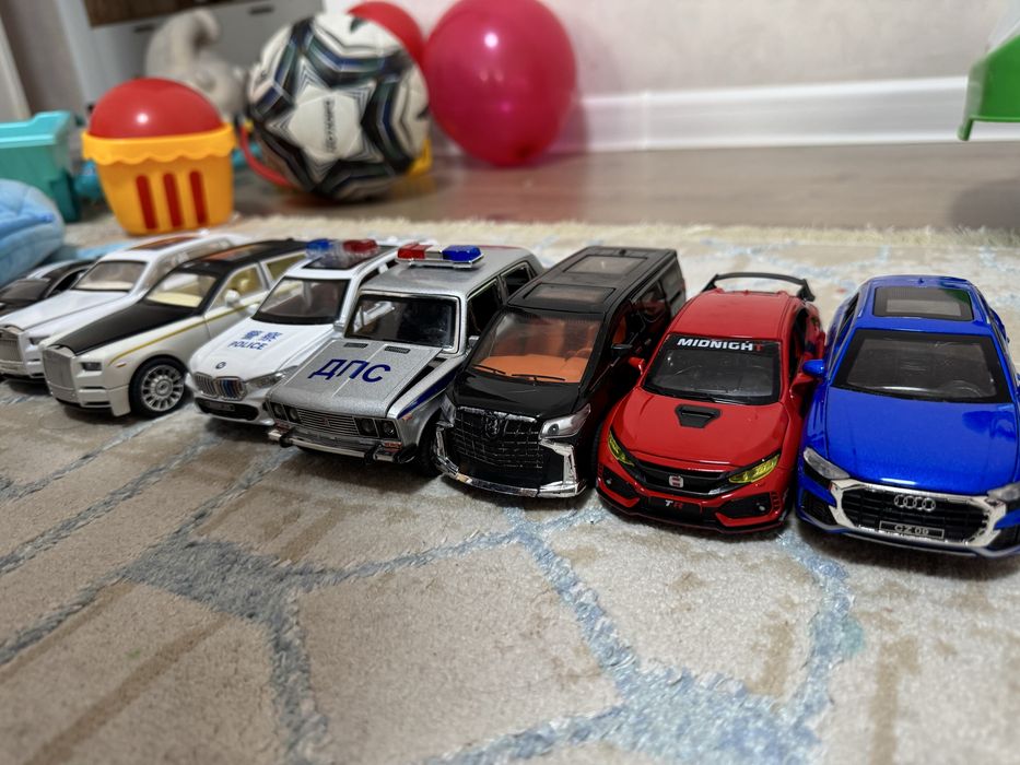 Продам железные машинки