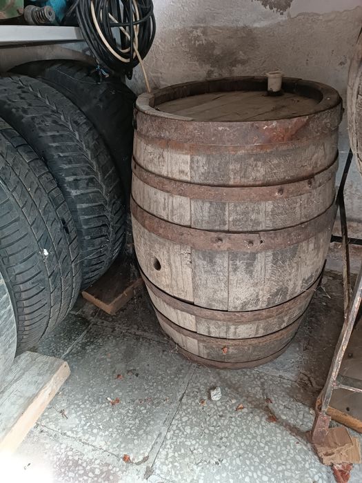 Продавам бурета за вино