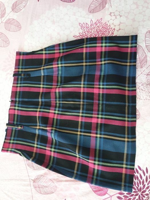 Сукман пола каре черна пола къса