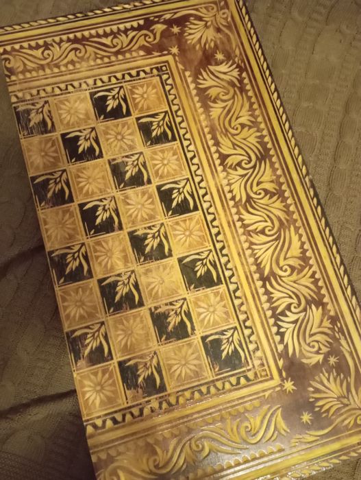 Резные деревянные шахматы