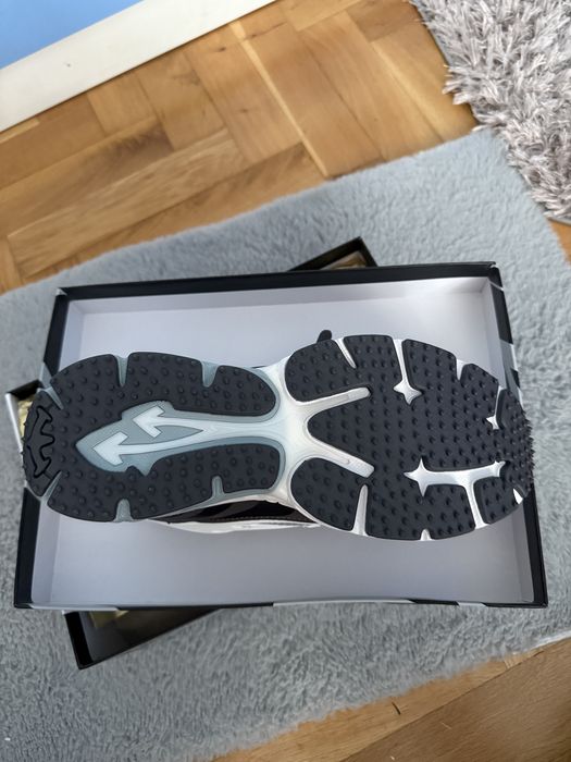 Off White Be Right Back (BRB)