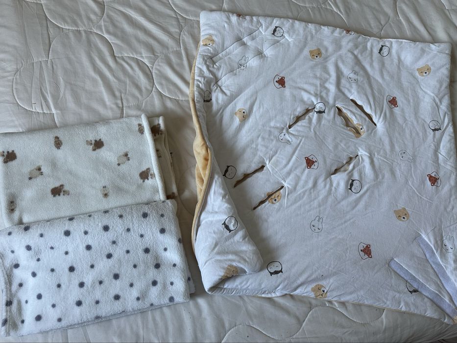 Paturica pentru scaun auto , carucior ,si 2  patura, alb , 70x90