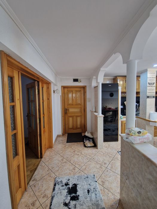 Apartament cu 3 camere