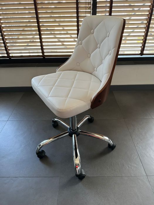 Стол на колелца Boston - мостра с 24 м гаранция