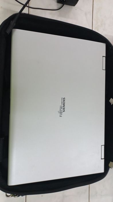 Продаю ноутбок Сиеменс