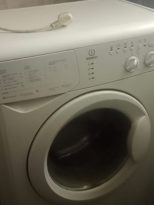 Стиральная машинка б/у  в хорошем состоянии можно на запчасти