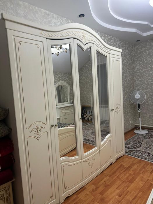 Продам спальный гарнитур