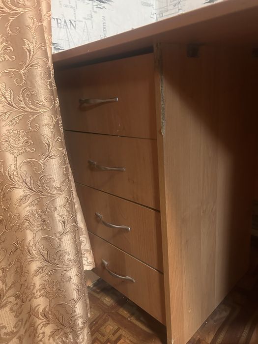 Продам ученический стол
