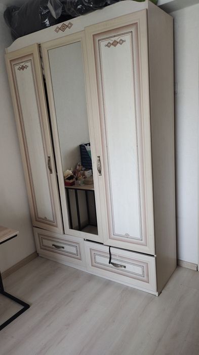 Продам шкаф недорого