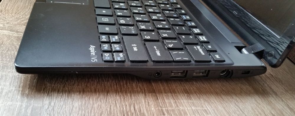 нетбук Acer V5 -121