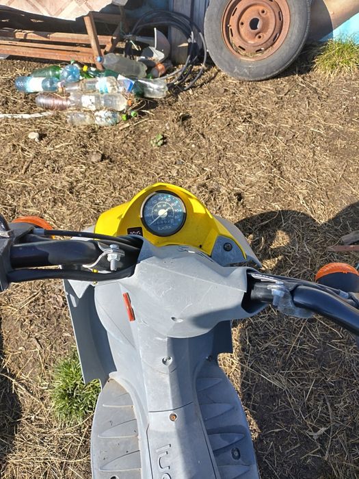 Vând moped Peugeot