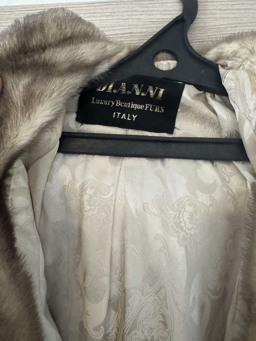 Продам шубу из меха норки .