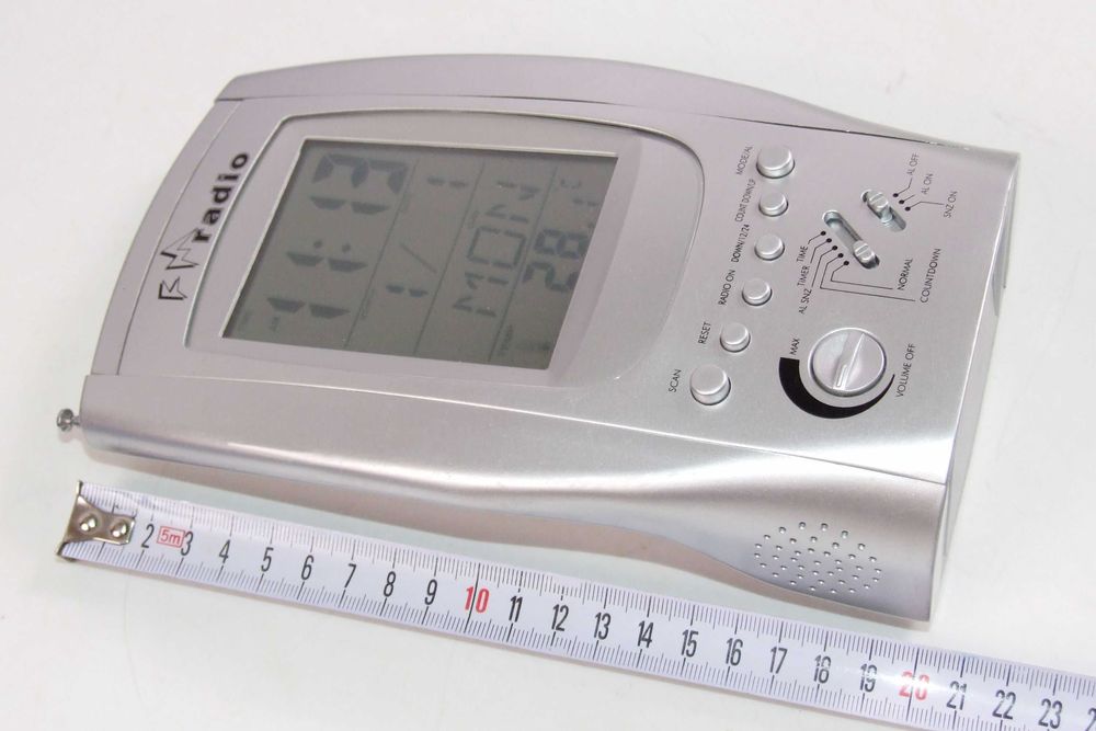 Radio cu ceas de birou, functii multiple, priza si baterii, NOU