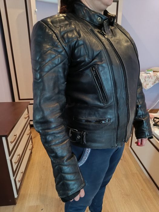 Дамско кожено мото яке