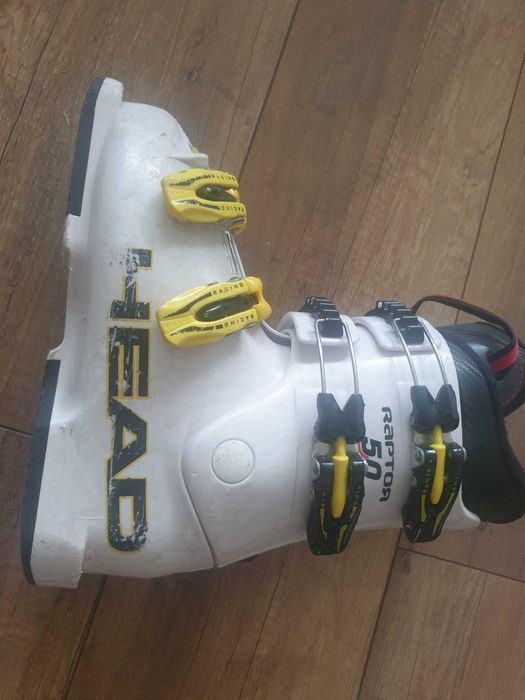 Продавам детски ски обувки 220/225 мм