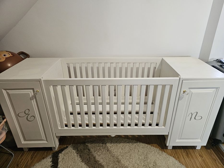 Patut bebe din lemn cu dulap