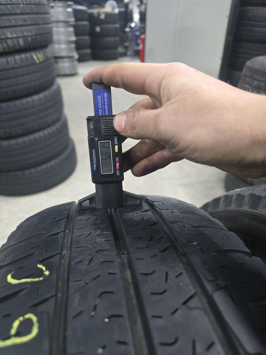 2 Броя Бусови 225/75/16C Michelin 5,6mm 22dot