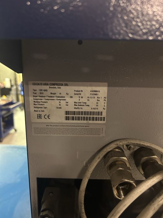 Compresor de aer pe surub ,melc,complet cu uscator si rezervor