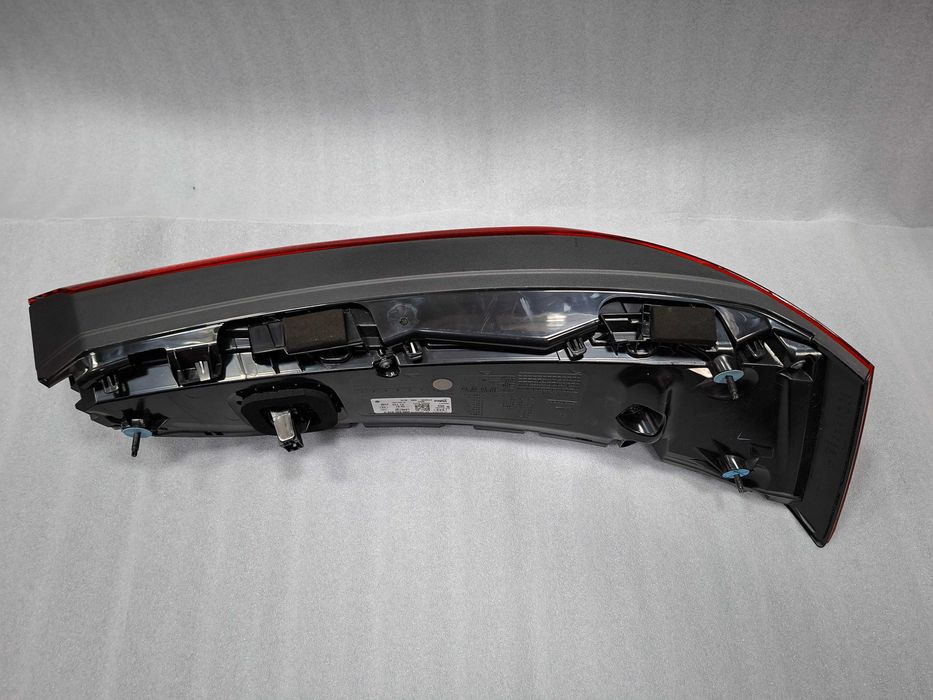 4M0945076D Нов Десен Стоп Audi Q7 SQ7 Европа