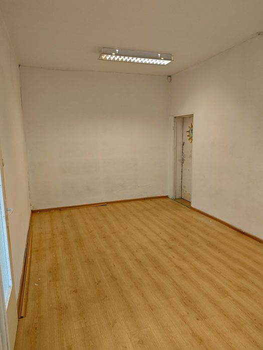 Дава се под наем Офис в София, Гоце Делчев - 122 кв.м за 765 € - Снимка #3