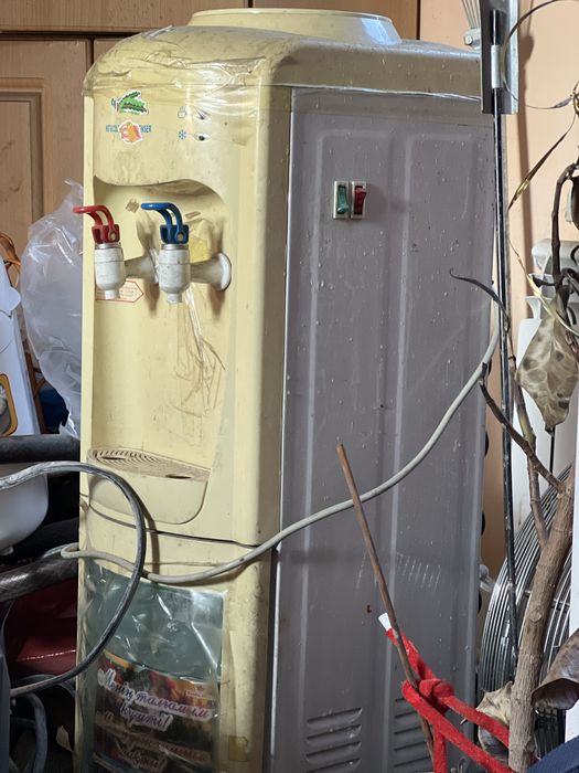 Продам диспенсер