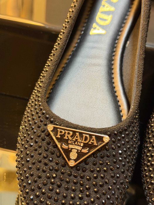 Balerini dama cu pietre