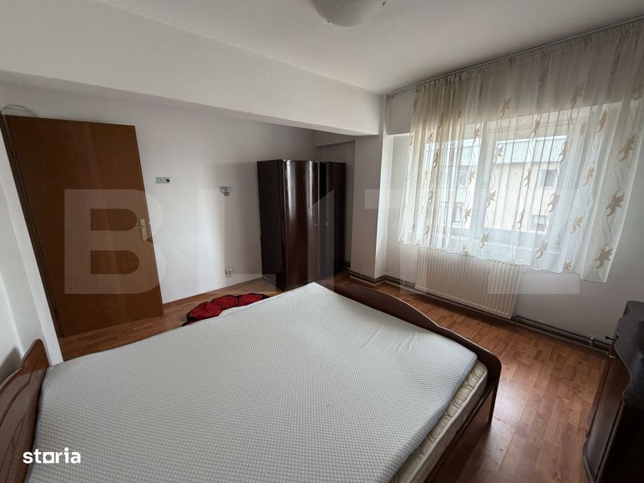 Apartament cu 3 camere, decomandat, 72 mp, zona Victoriei