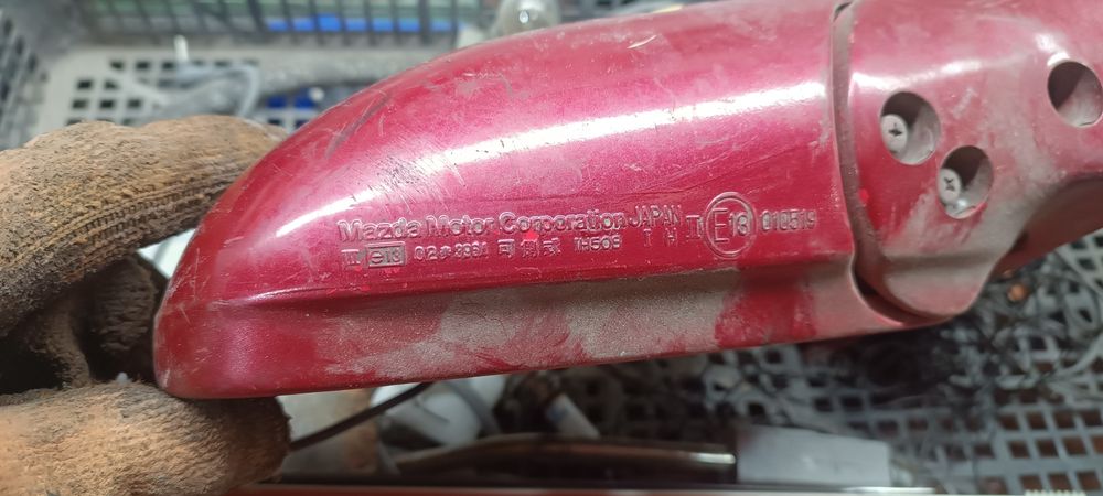 Зеркало Мазда кронус