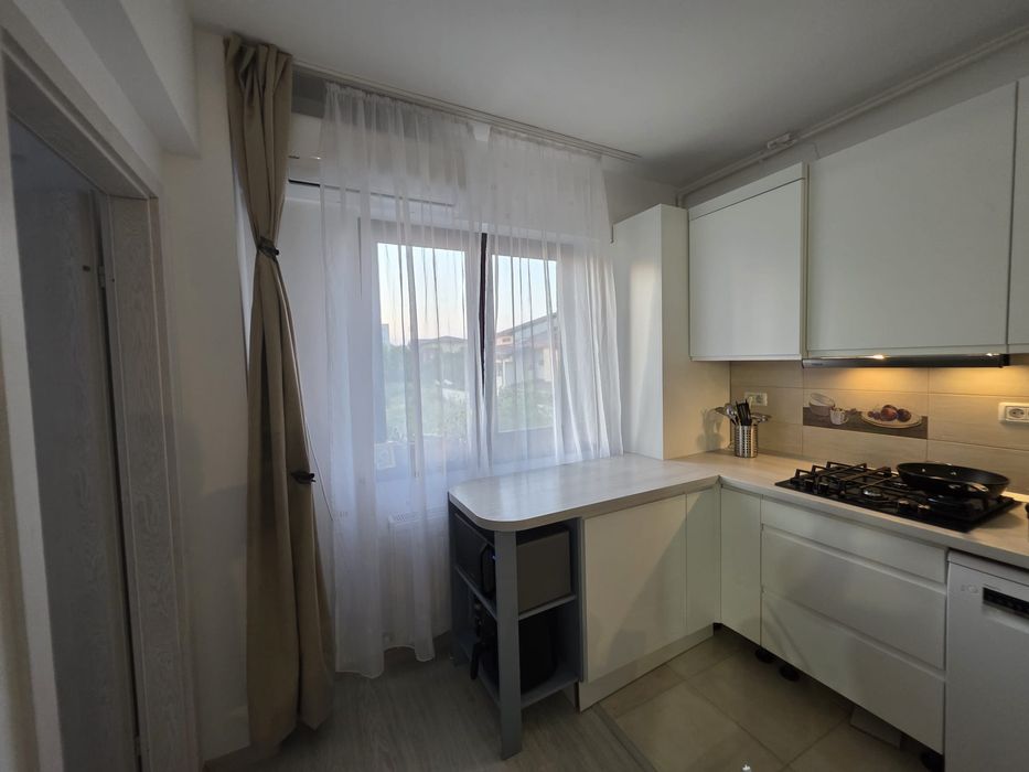 PROPRIETAR Vand Ap. 4 cam,doua balcoane,2 locuri parcare