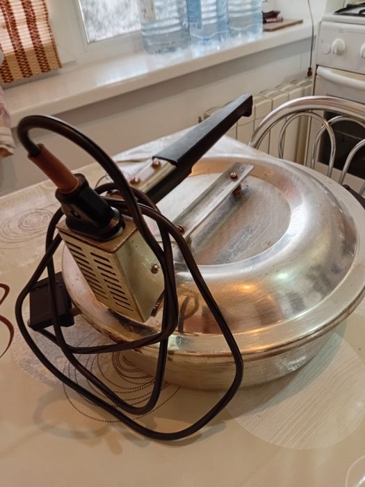 Продаётся  мультиварка Viconte-600