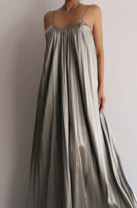 Дамска      рокля