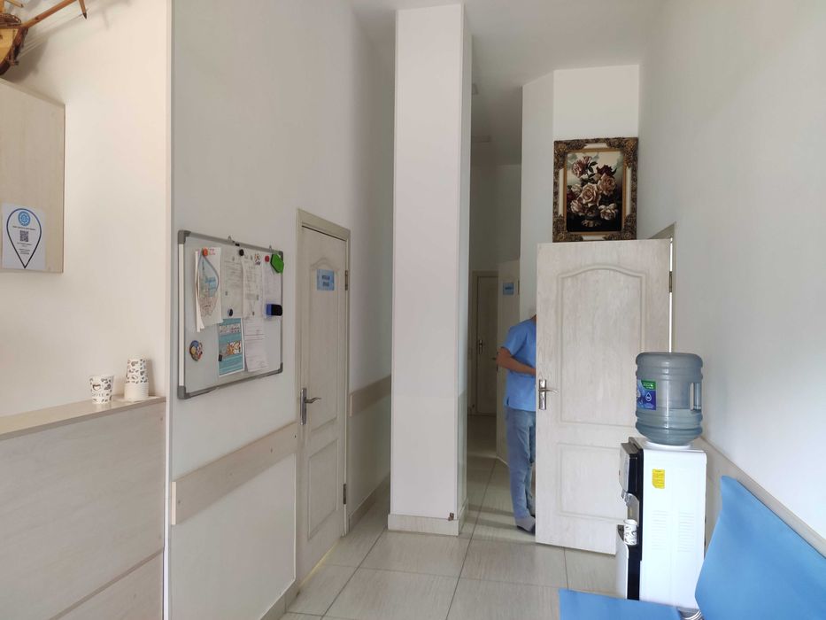 Продам действующая мед.клиника, 10 комнат 145 кв.м..