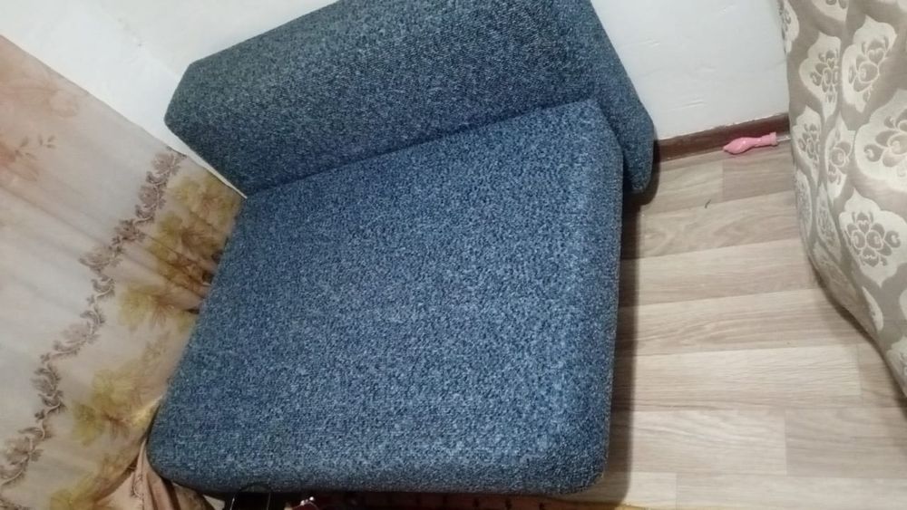 Продам диван угловой