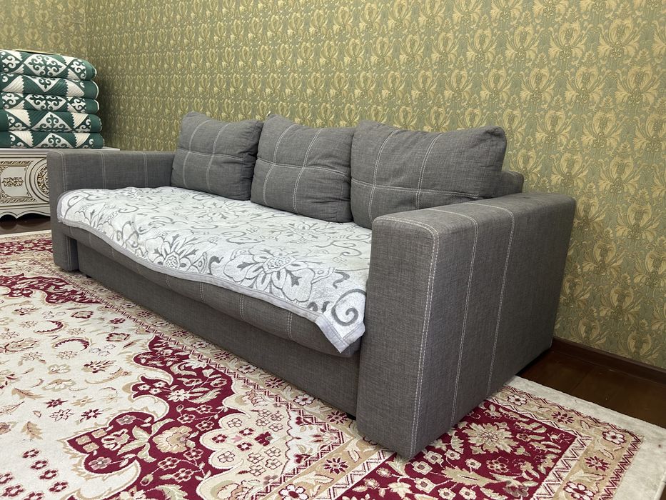 Диван серый длинный