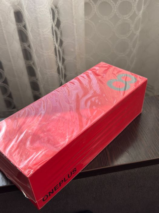 Продам one plus 8