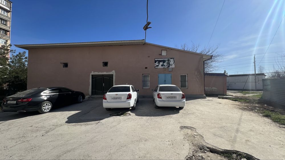 Продается отделно стояший нежилой помещение