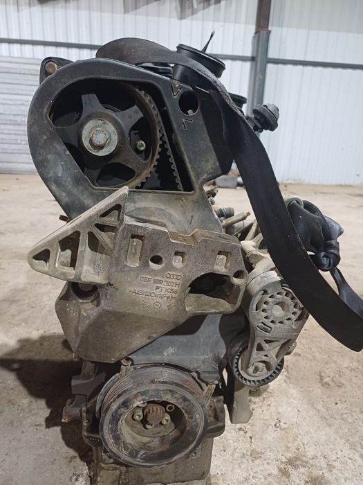 TFSI двигатель2.0  на фольксваген ауди