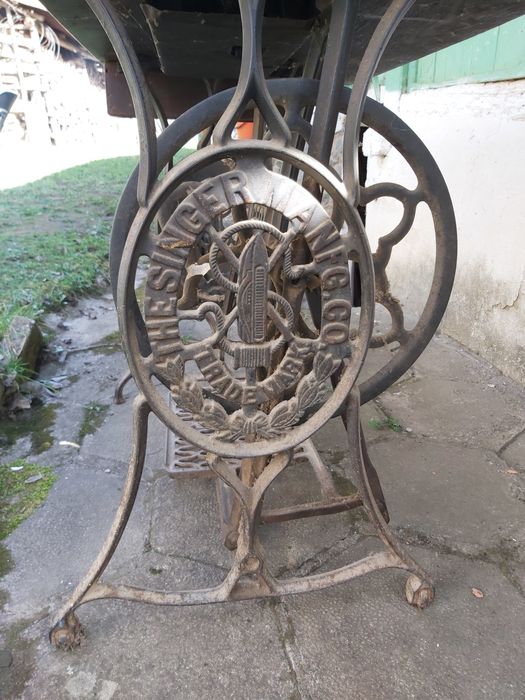 Стара шевна машина - Сингер