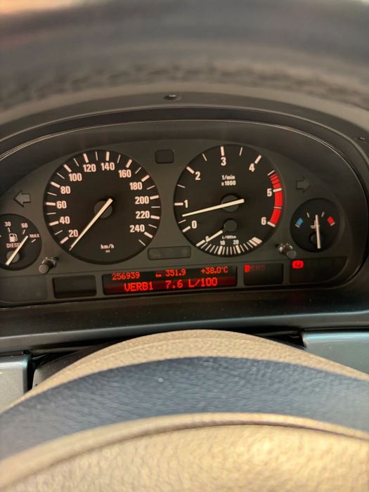 BMW Seria 5 BMW E39, 525d Automat