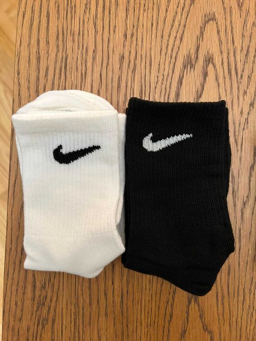 Set 5 perechi șosete Nike – la alegere (alb/negru) – Noi