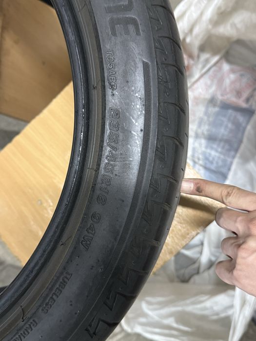 Bridgestone 235/45 R18 94 W