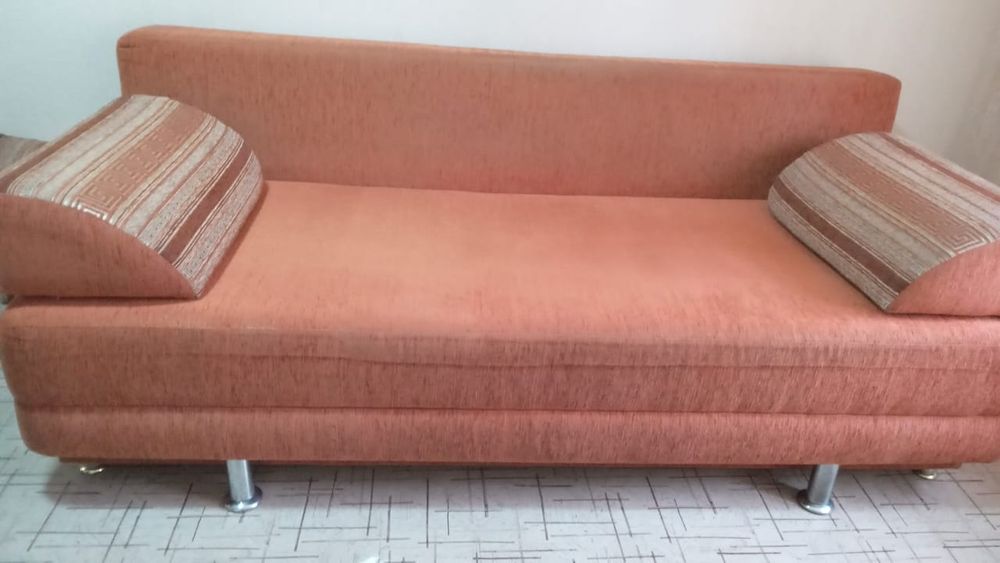 Продам диван, раскладной (еврокнижка)