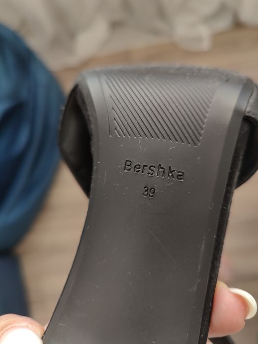 Sandale cu toc Bershka