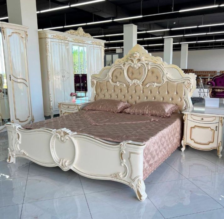 Б/у спальный мебель Лорена, состояние новое